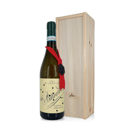 Trebbiano D'abruzzo witte wijn in houten wijnkist