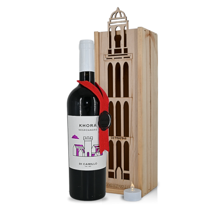Rode Khora wijn in Peperbuskist