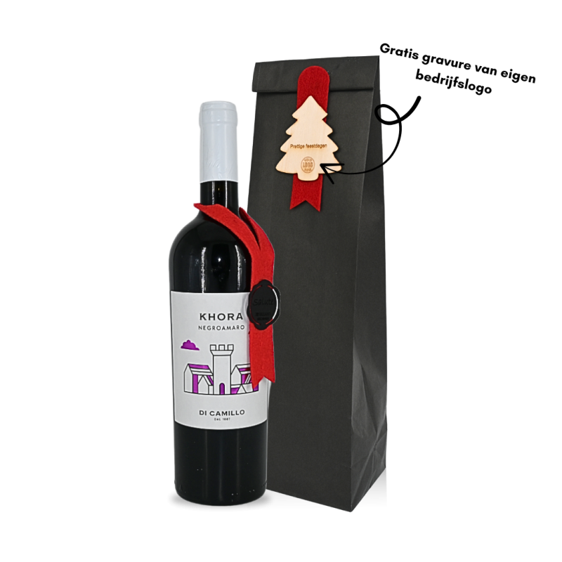Kerst PUGLIA rode wijn met gratis gegraveerd kerstboomlabel. Feestje! Kerst PUGLIA rode wijn met gratis gegraveerd kerstboomlabel. Feestje!